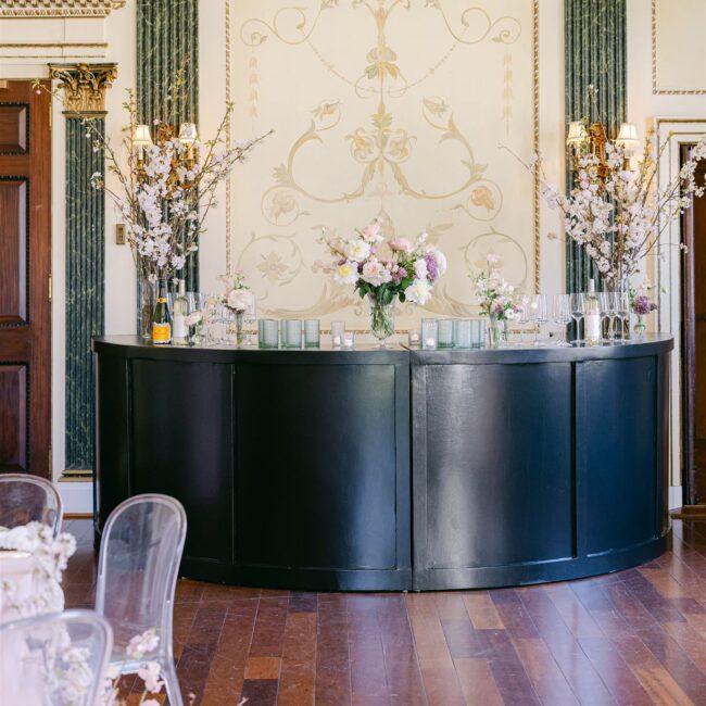 Black Curved Bar