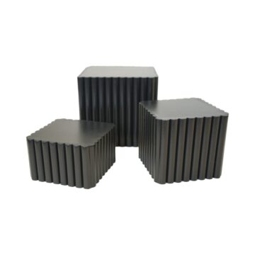 black risers